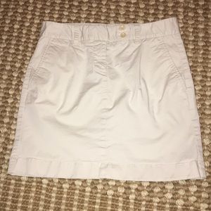Vineyard vines khaki day boat skirt
